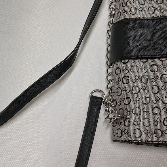GUESS Monogram Black and Gray Bag - Picture 3 of 5